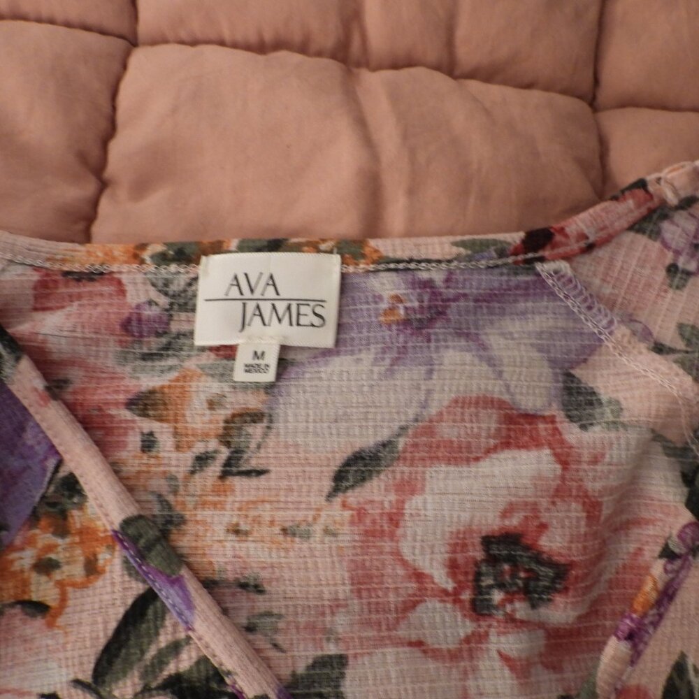 AVA & VIV Floral V-Neck Tiered Pink Blouse - Picture 4 of 8
